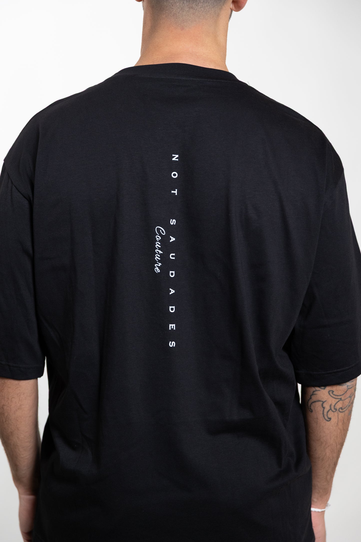 Camiseta oversize de cuello redondo y manga corta