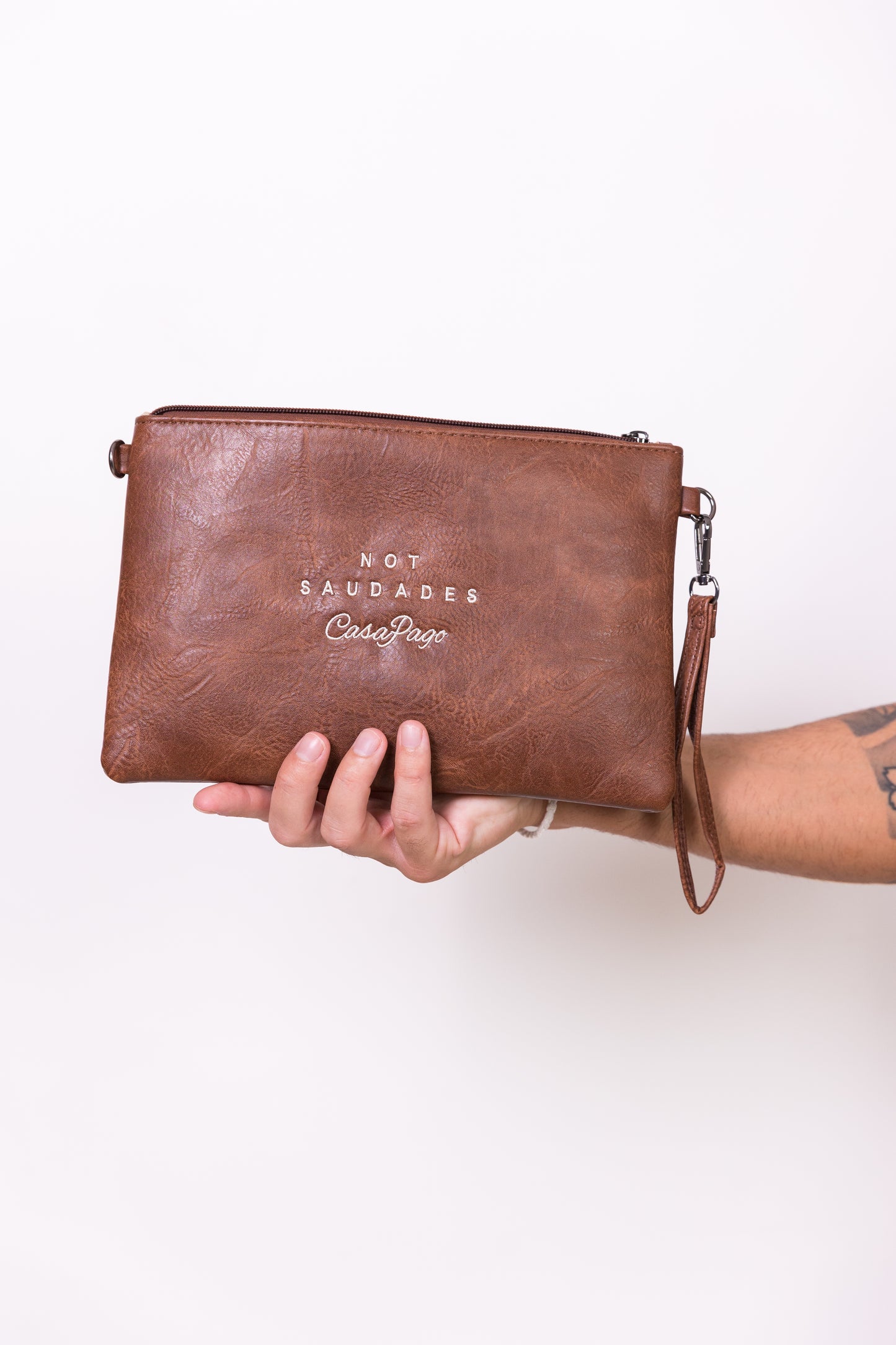 Pochette pelle ecologica martellata collection CasaPago Not Saudades Couture