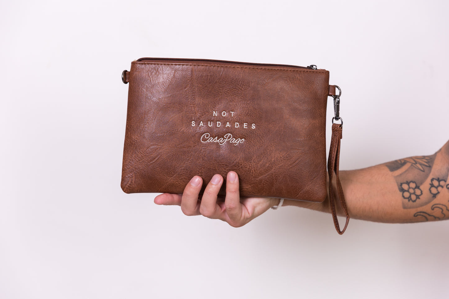Pochette pelle ecologica martellata collection CasaPago Not Saudades Couture